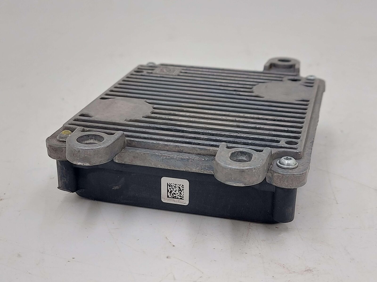 19-20 Mercedes E63s W213 Adaptive Cruise Control Radar Unit Module A0009007913