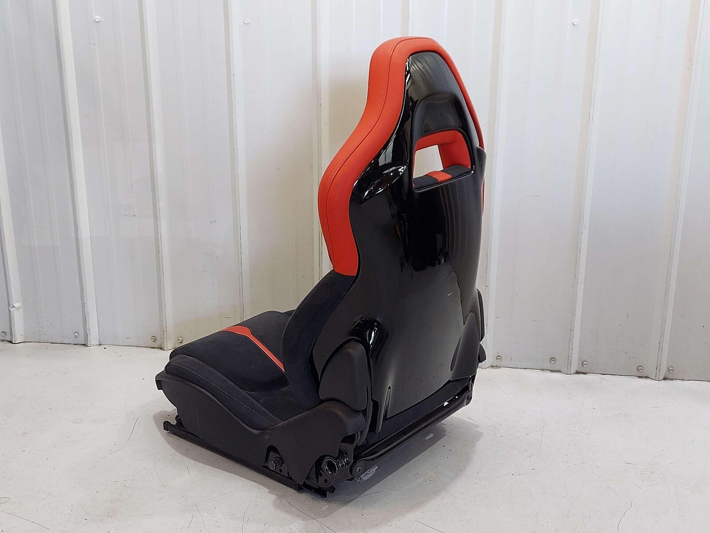 2016 MCLAREN 540C FRONT RIGHT SEAT MANUAL BLACK ALCANTARA & RED LEATHER *NOTE