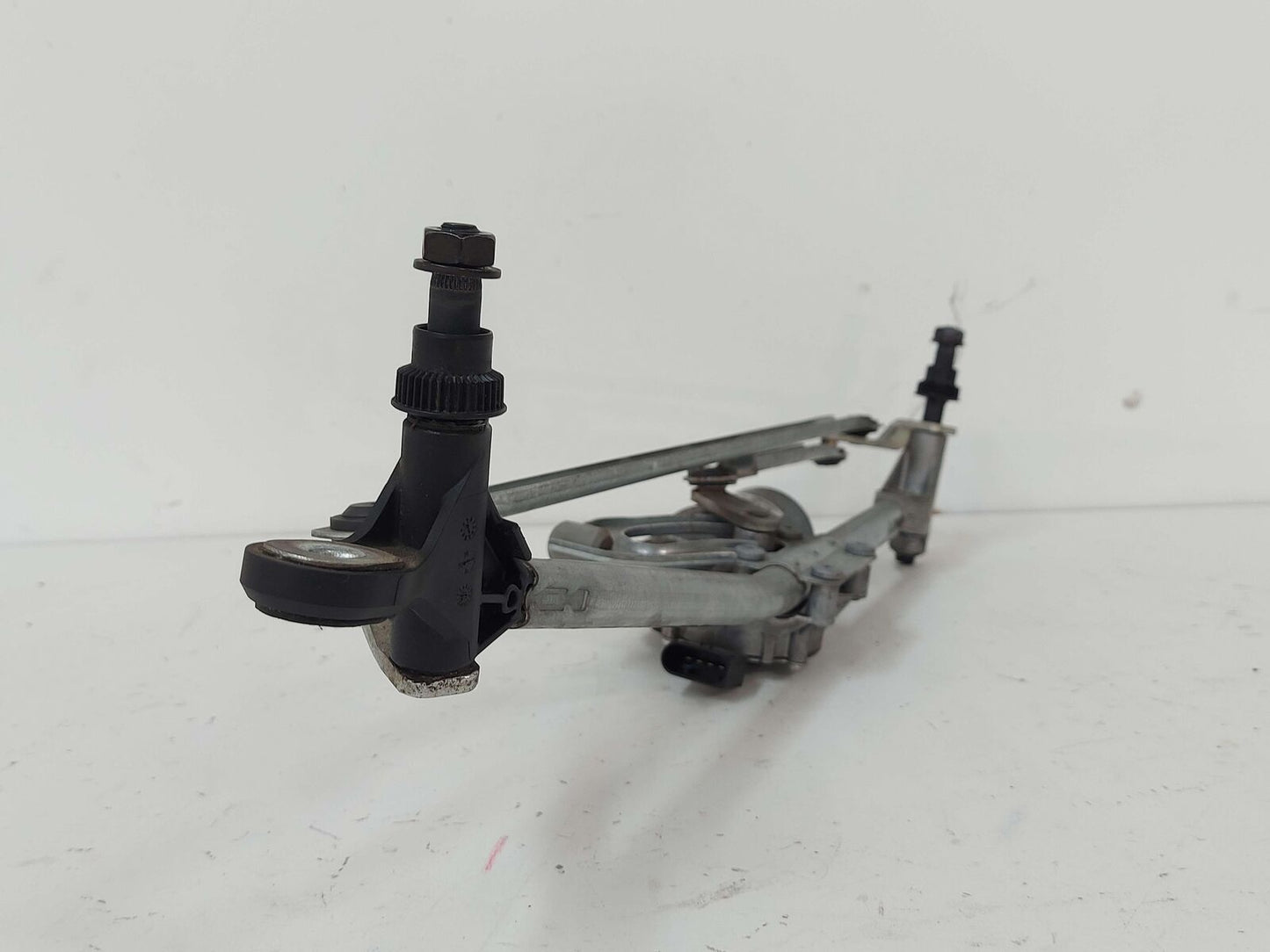 12-15 BMW X1 E84 WINDSHIELD WIPER TRANSMISSION LINKAGE W/ MOTOR 2992465 2990025