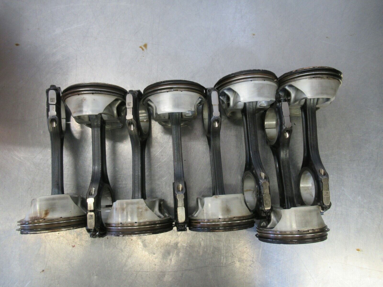 S032  2016 MERCEDES CLS63S 5.5L CONNECTING RODS&PISTONS