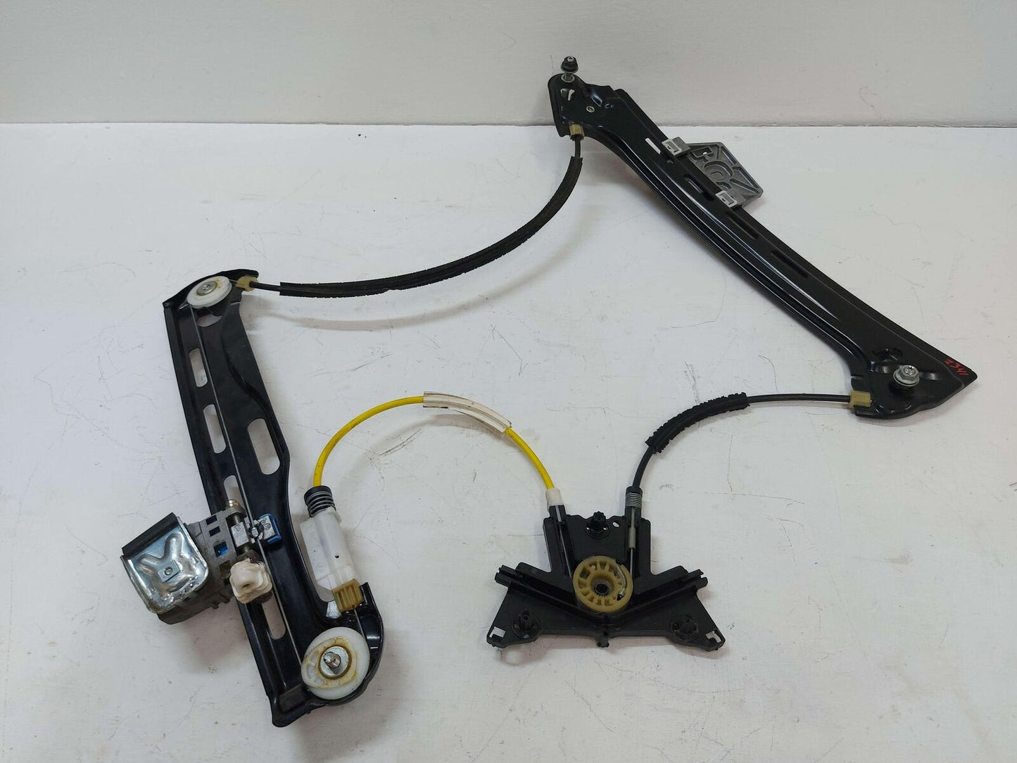 12-18 Mercedes W218 CLS63s AMG REAR RIGHT DOOR WINDOW GLASS REGULATOR 918246100