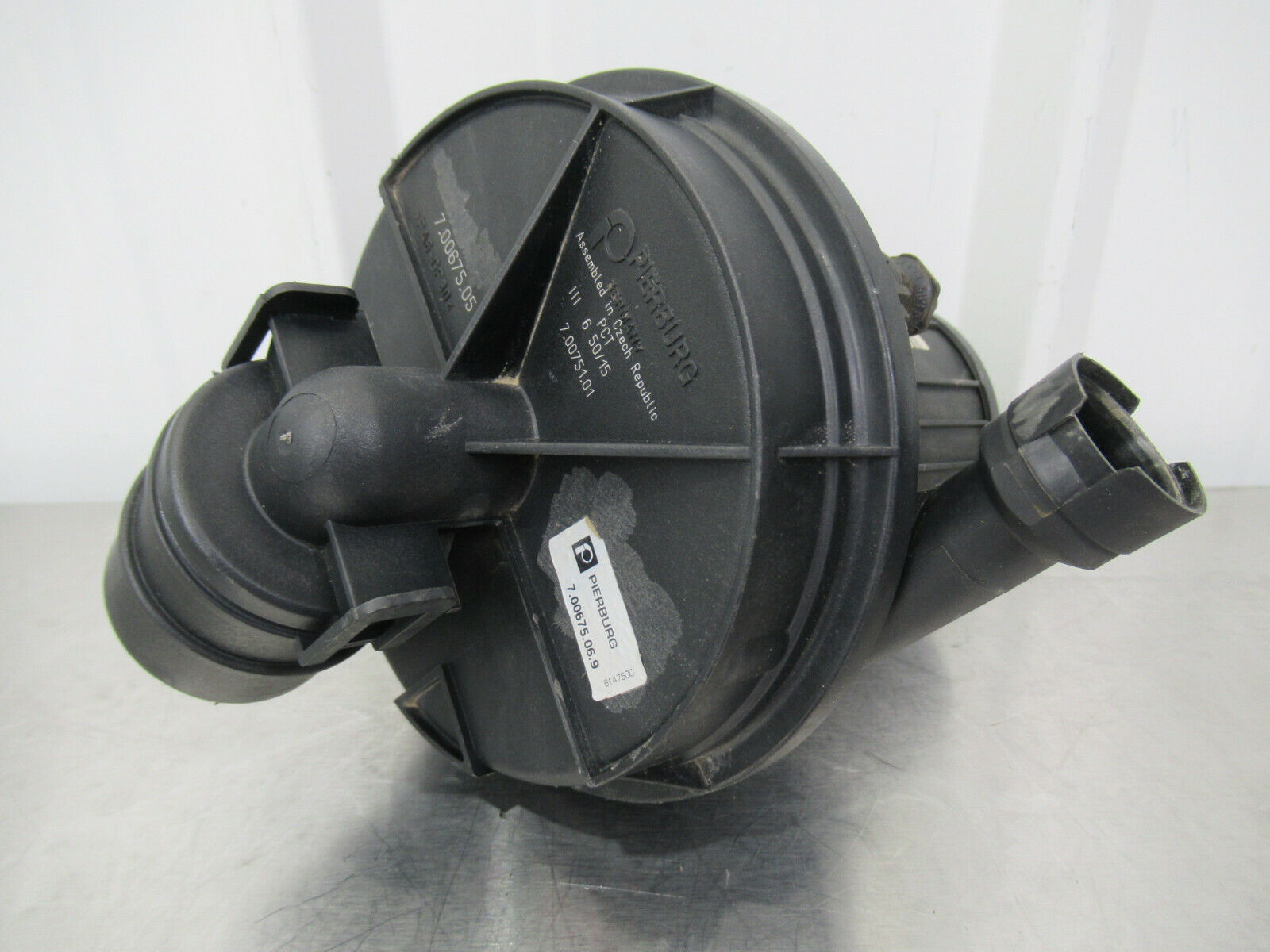 T020 2016 16 MCLAREN 570S RH RIGHT AIR PUMP 700675069 70067505