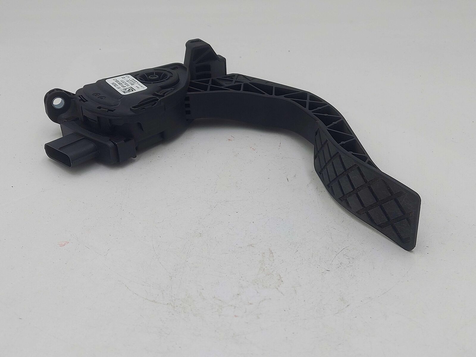 2016 PORSCHE MACAN S 95B ACCELERATOR GAS PEDAL SENSOR 8K1723523A