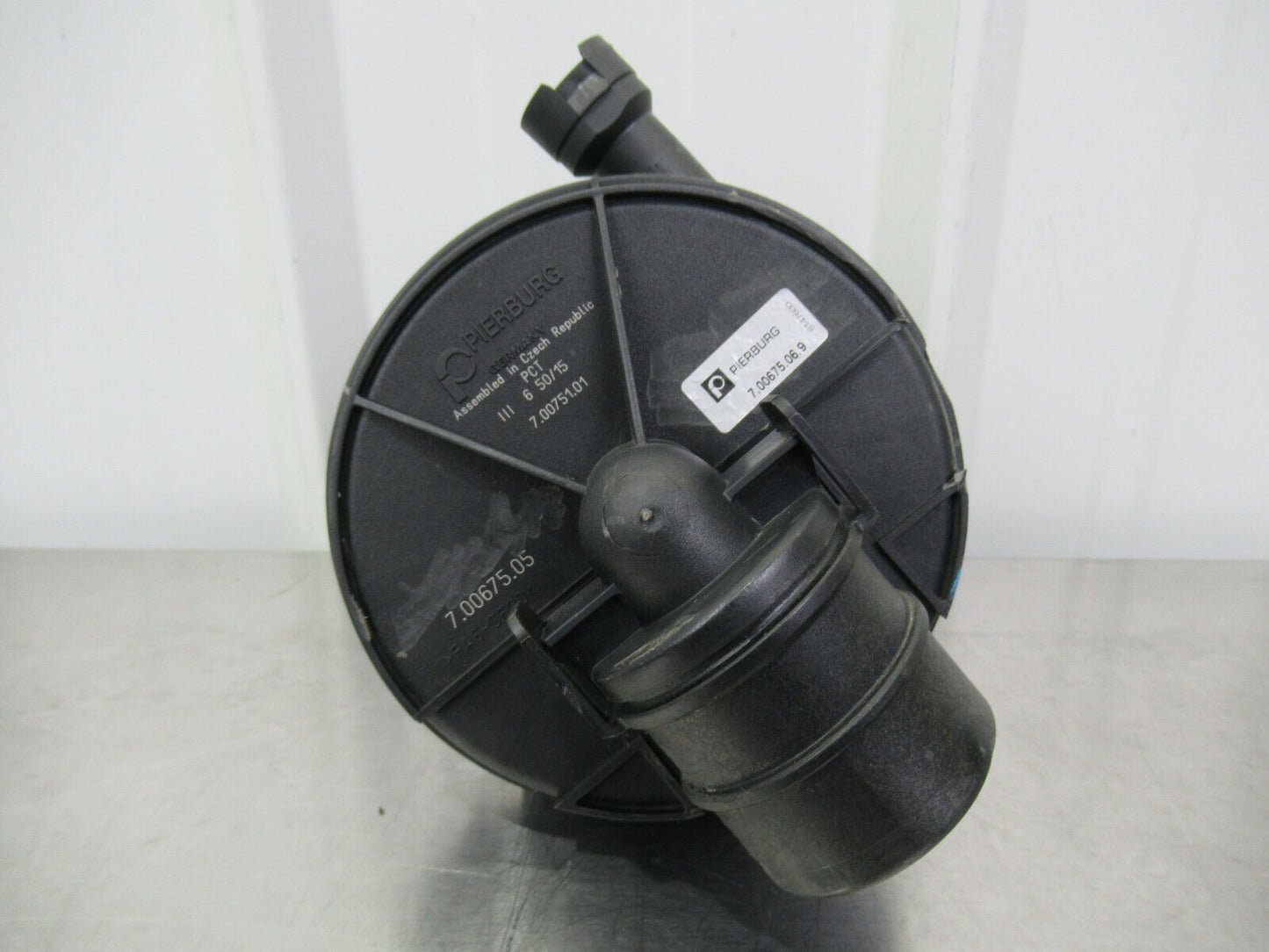 T020 2016 16 MCLAREN 570S LH LEFT AIR PUMP 700675069 70067505