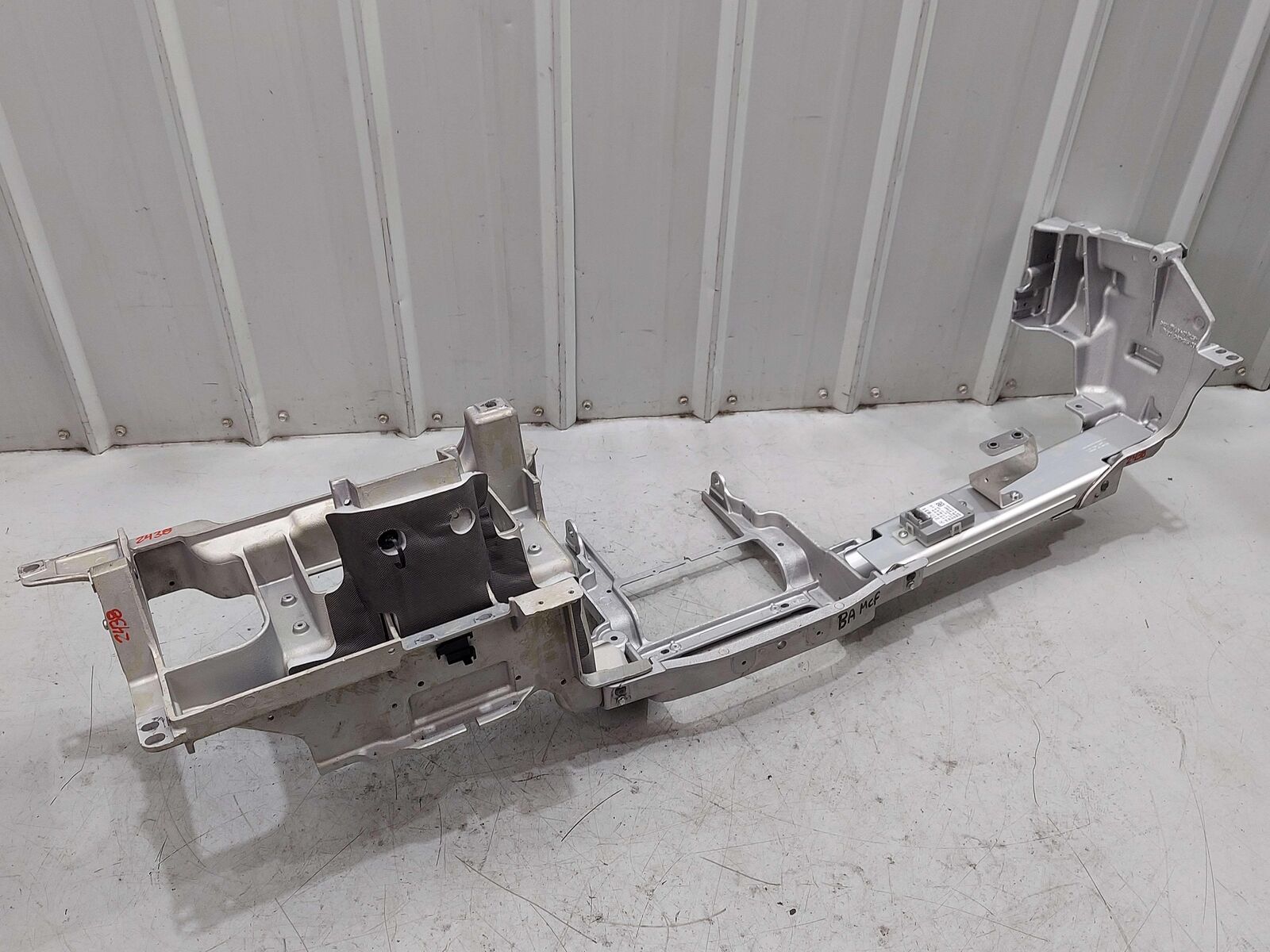 2024 ASTON MARTIN DB12 VOLANTE DASH PANEL ALUMINUM FRAME BAR MOUNT HY53-02542-DB