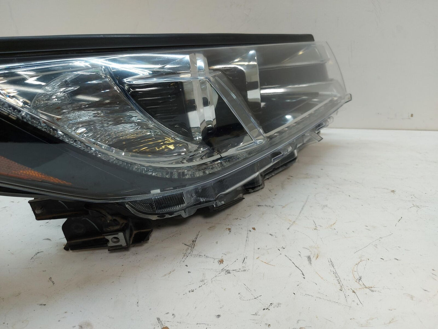 17-19 Toyota Highlander RH Right Headlamp Headlight LED DRL's Smoked *notes*