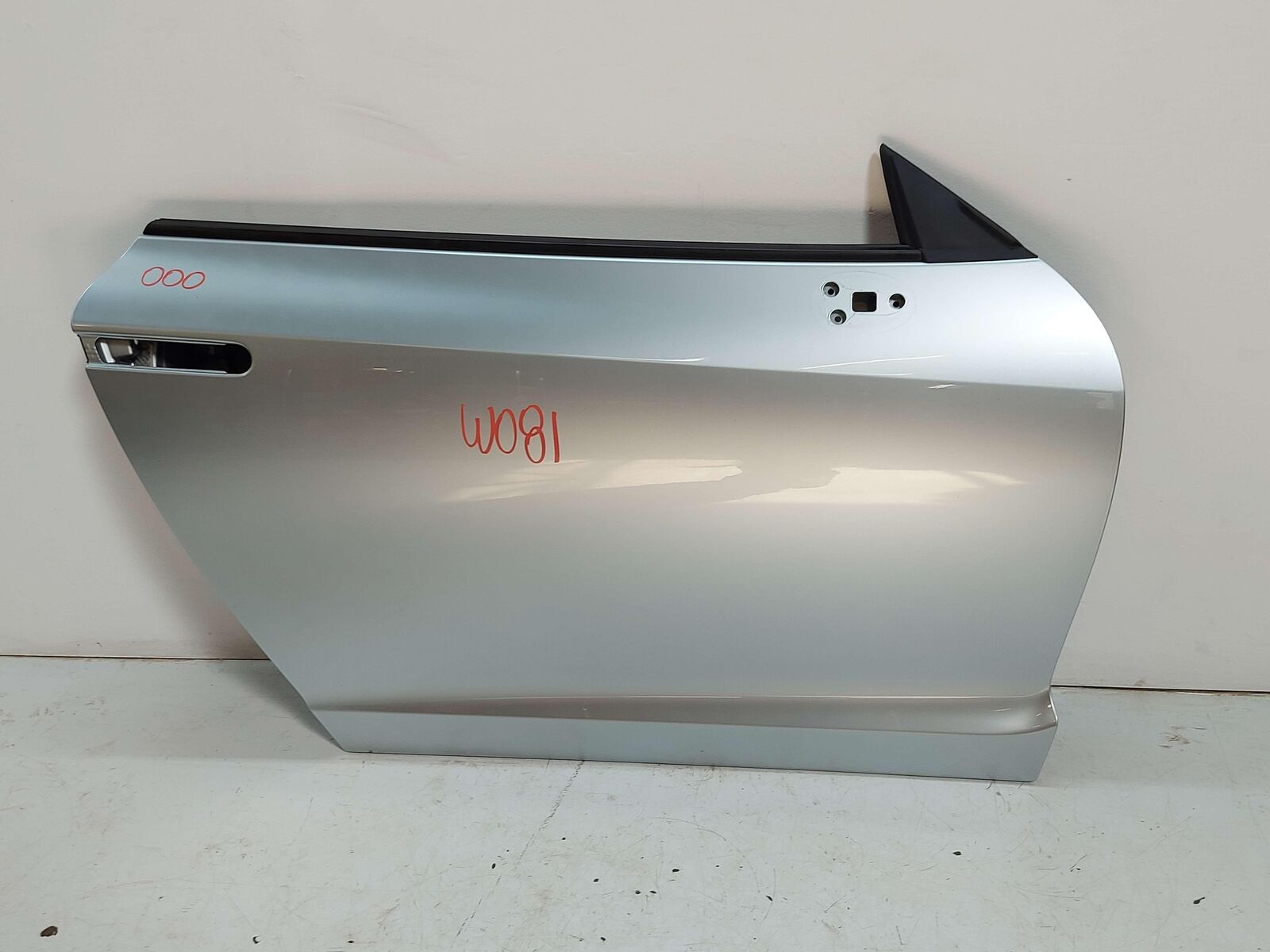 09-20 Nissan GTR GT-R R35 Front RH Right Door Silver Black 80230-JF00A