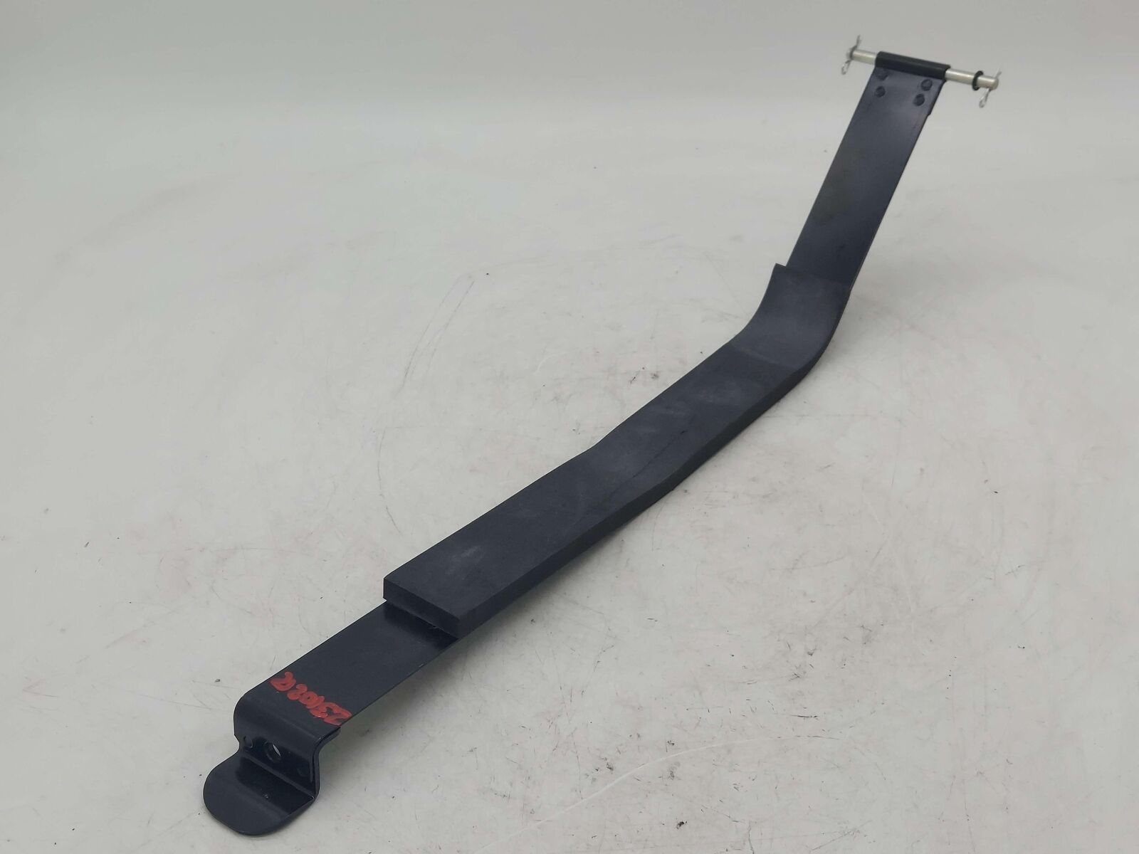 2010 Maserati GranTurismo S M145 Coupe RIGHT FUEL TANK STRAP