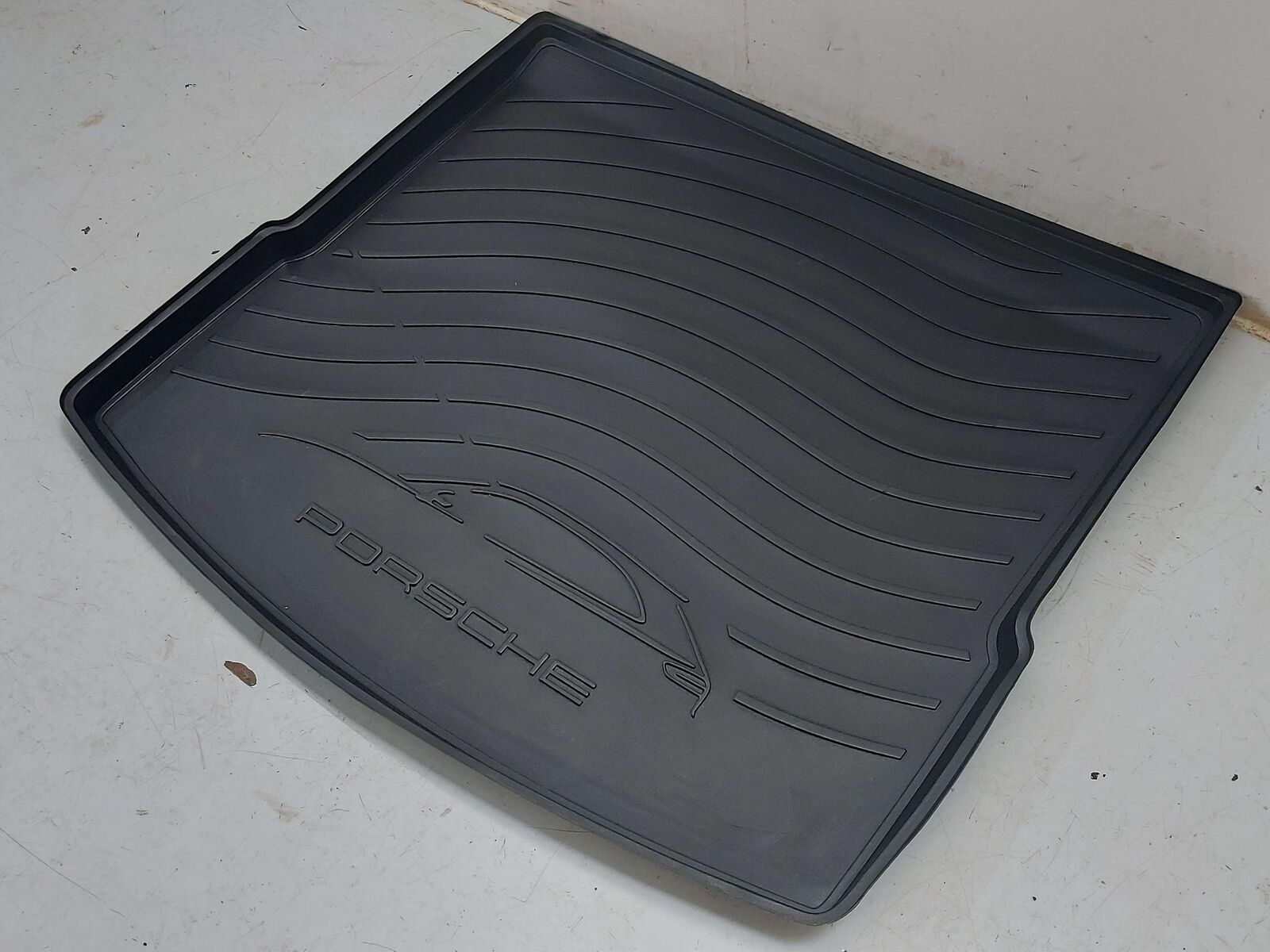 2016 PORSCHE MACAN S 95B REAR TRUNK LUGGAGE COMPARTMENT CARGO RUBBER FLOOR MAT