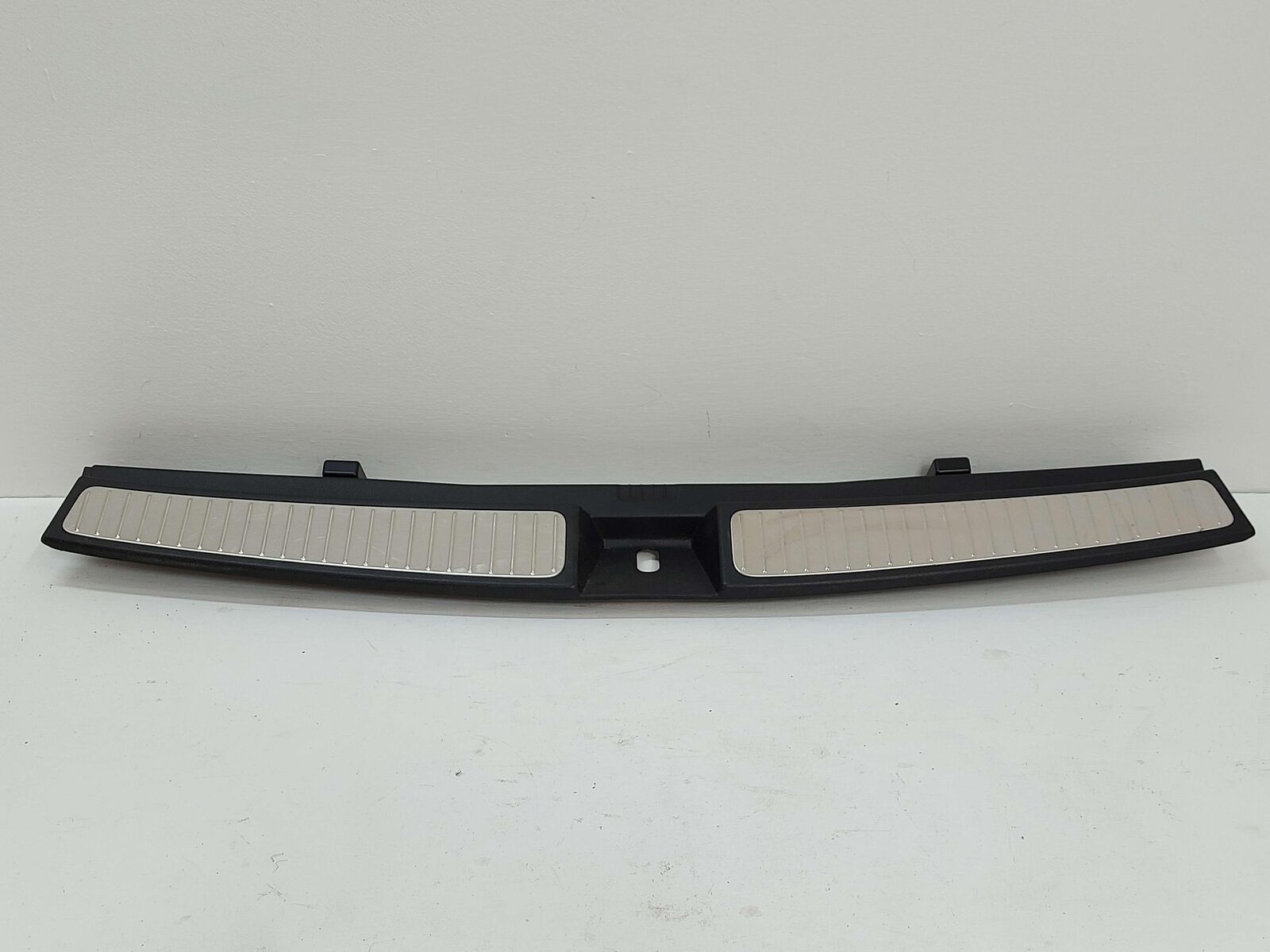 14 MERCEDES GLK250 X204 REAR SCUFF SILL PLATE TRIM TRUNK SILL PLATE A2046901987