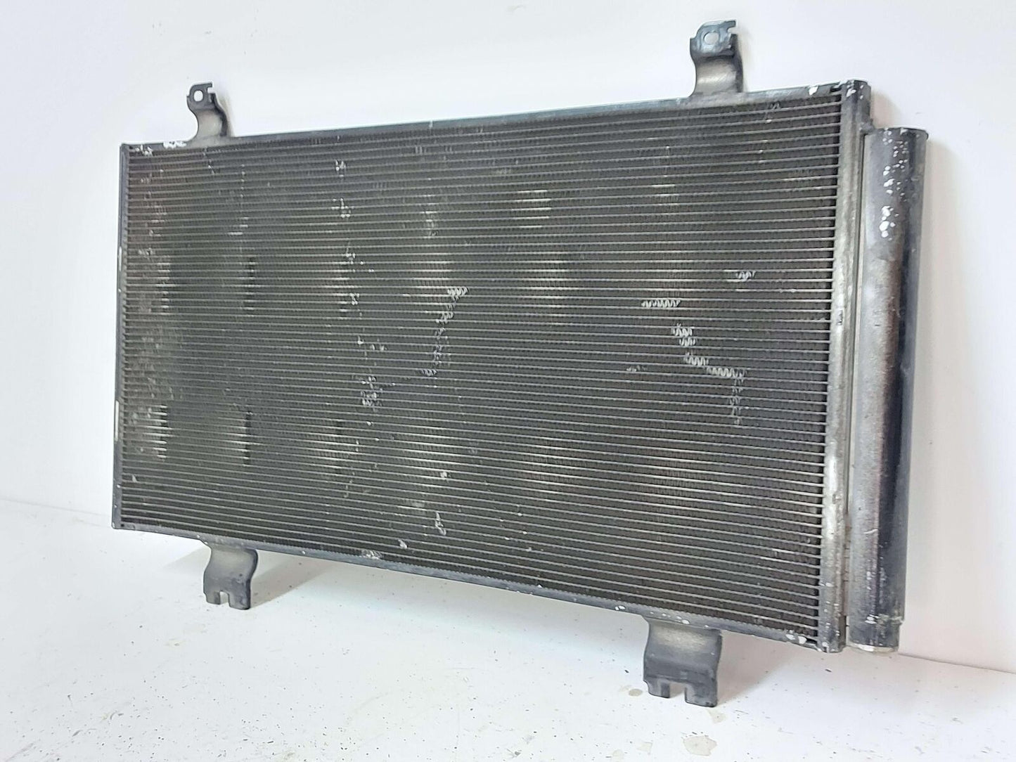 06-15 LEXUS IS350 AC A/C AIR CONDITIONING CONDENSER 8846053030 *FINS BENT*