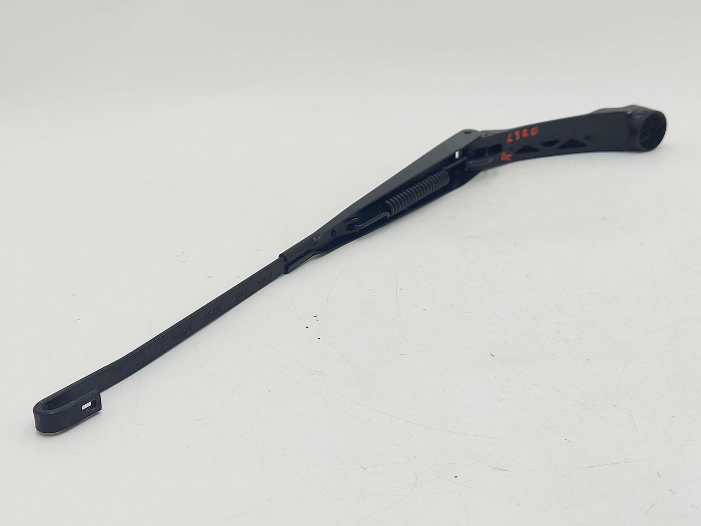 16-23 TOYOTA TACOMA TRD RIGHT WIPER ARM 8521104040 OEM