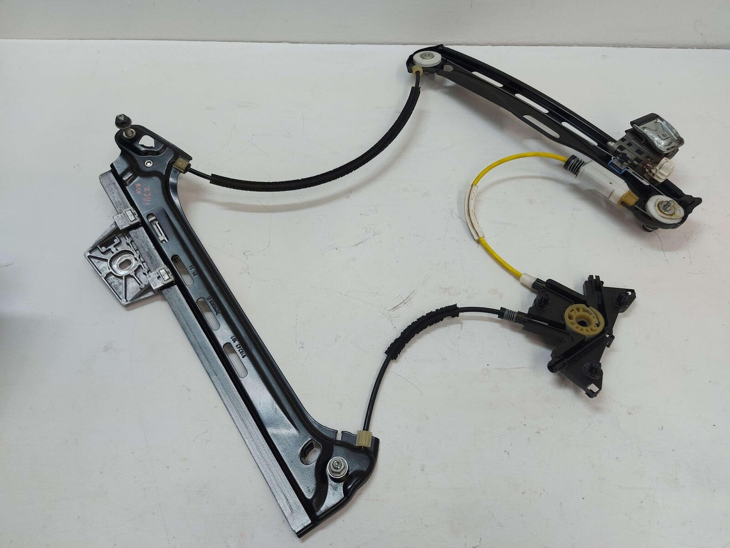 12-18 Mercedes W218 CLS63s AMG REAR LEFT DOOR WINDOW GLASS REGULATOR 918245100