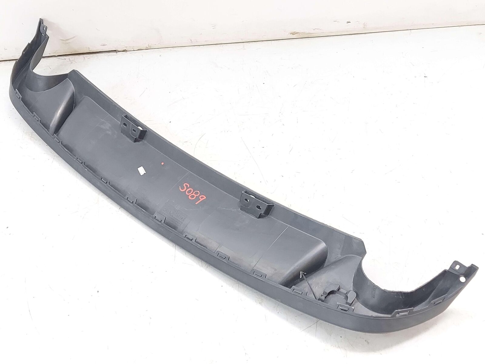 10-14 VW GOLF GTI REAR BUMPER DIFFUSER GREY TEXTURED 5K6807521H *SCUFFED GOUGED