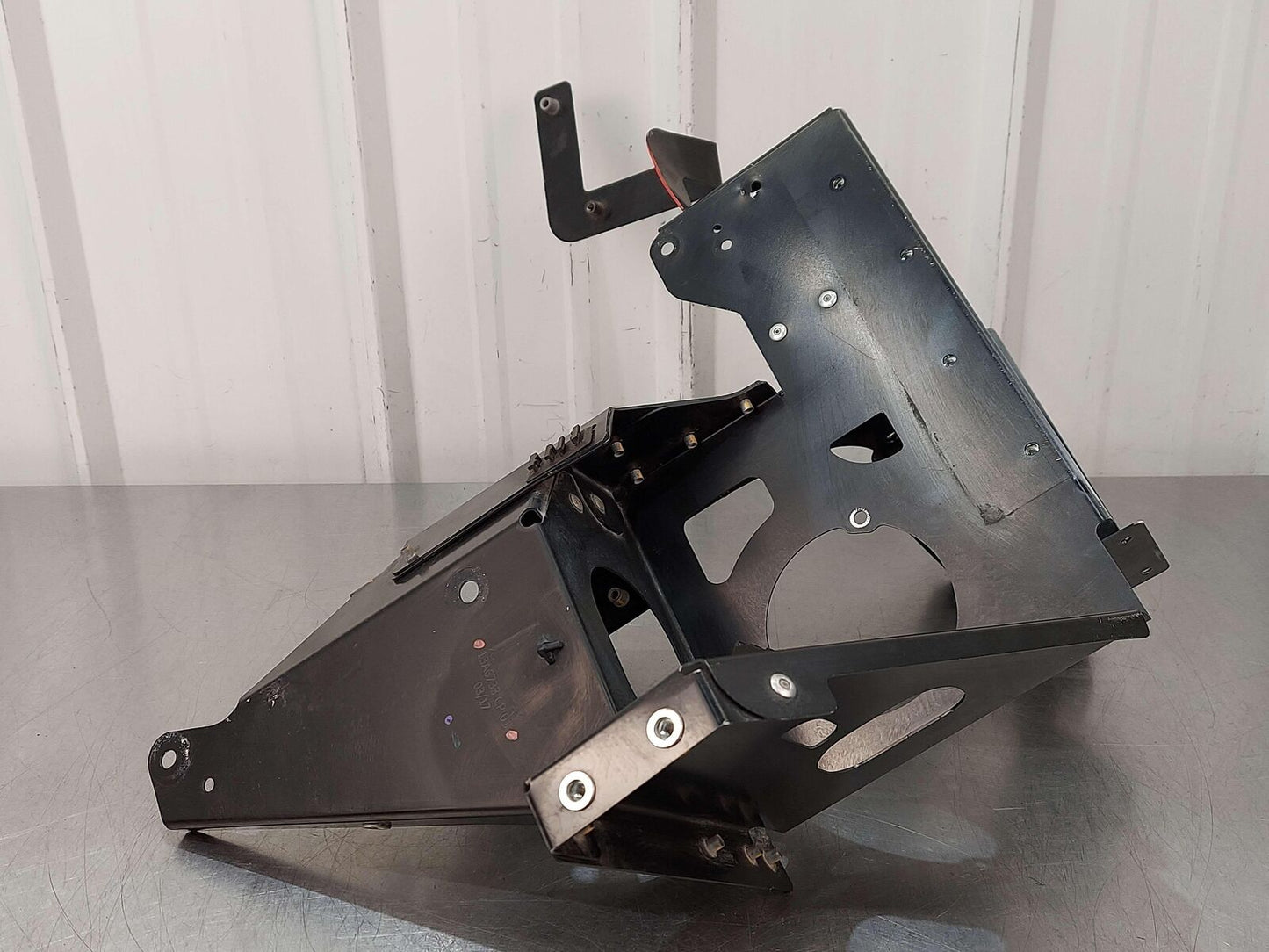 2017 MCLAREN 570S REAR RIGHT QUARTER FRAME MOUNT BRACKET 13A3911CP *NOTE