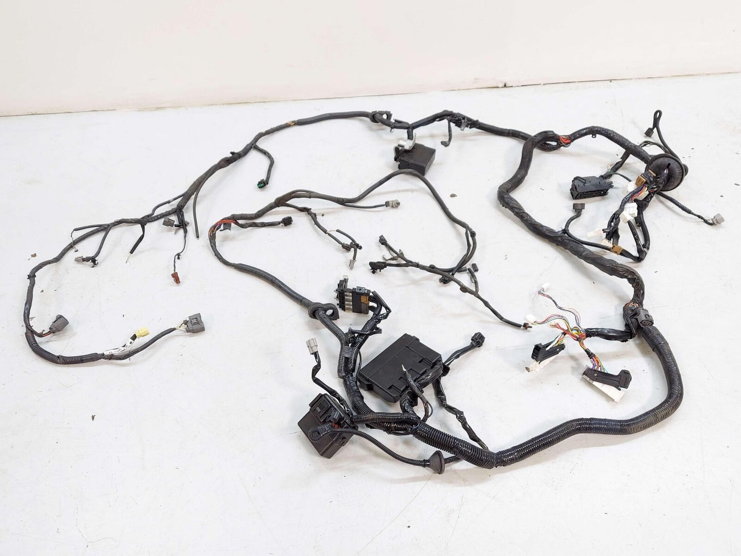 2009 Nissan GTR GT-R R35 Engine Wire Wiring Harness 24012JF10B 60K KMS *Notes*