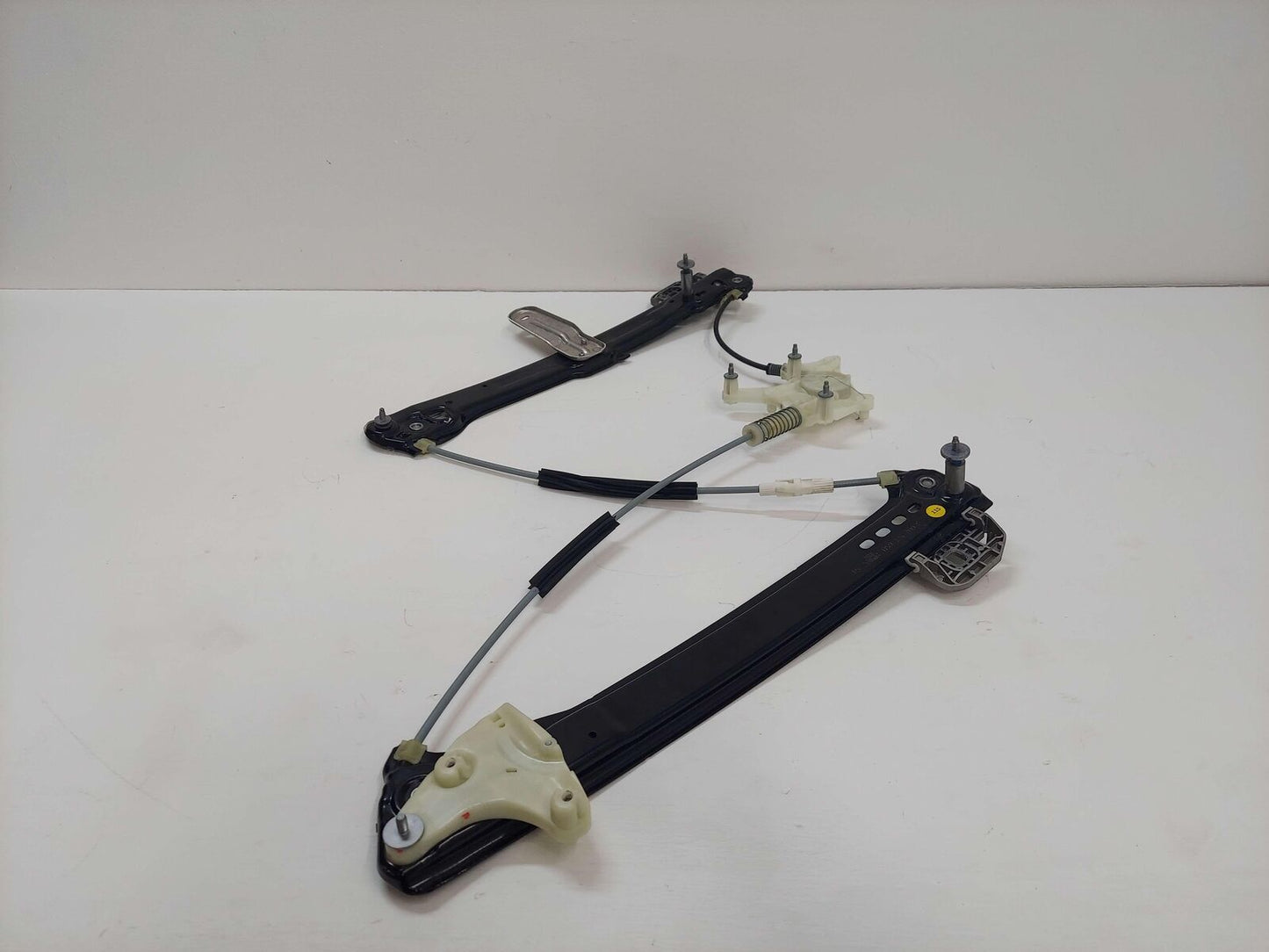 2020 PORSCHE TAYCAN FRONT LEFT DOOR WINDOW REGULATOR 9J1837401C 059324209B