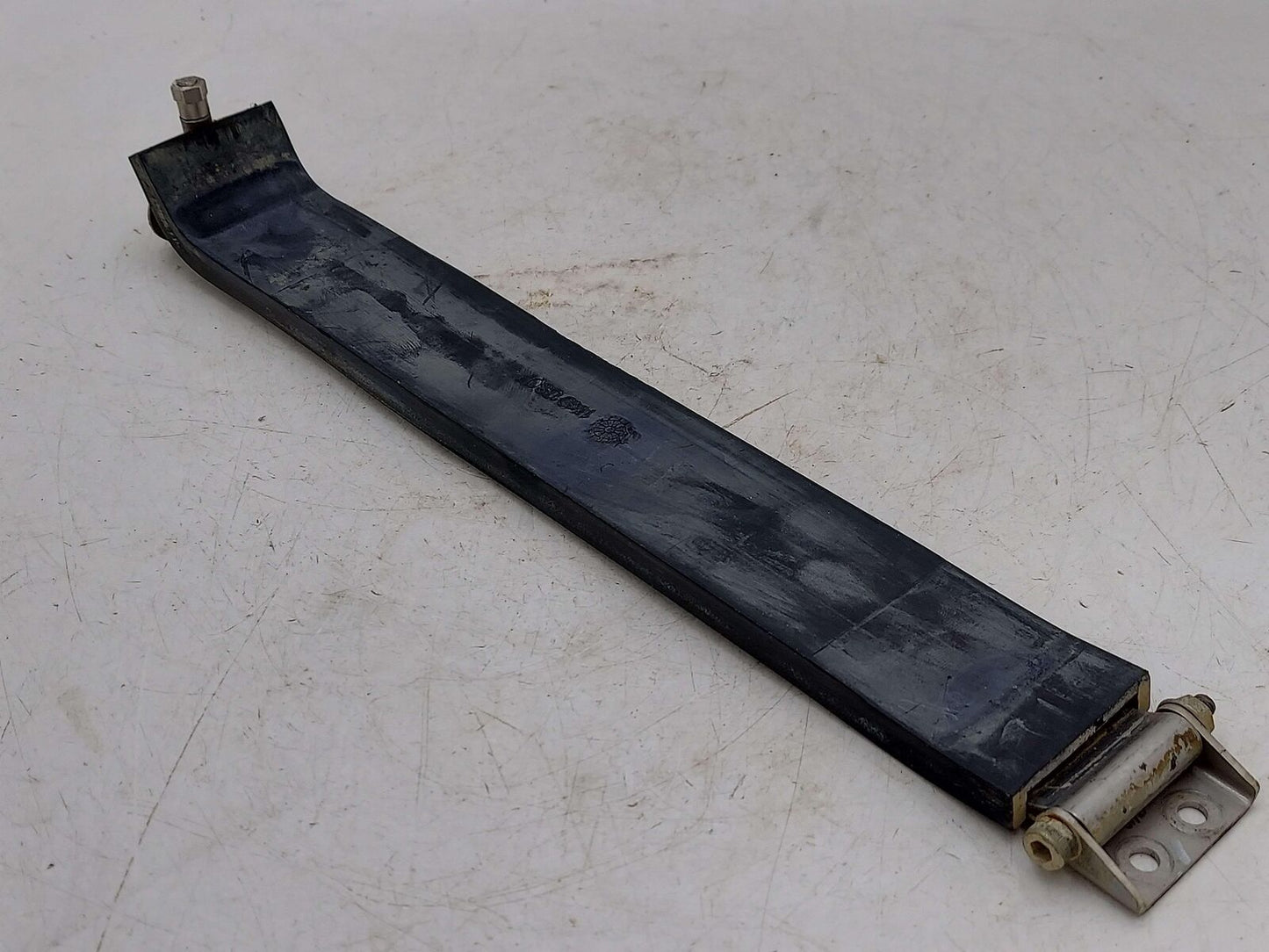 2018 Mclaren 570s Lower Fuel Tank Strap 11K0077CP 11L0138CP