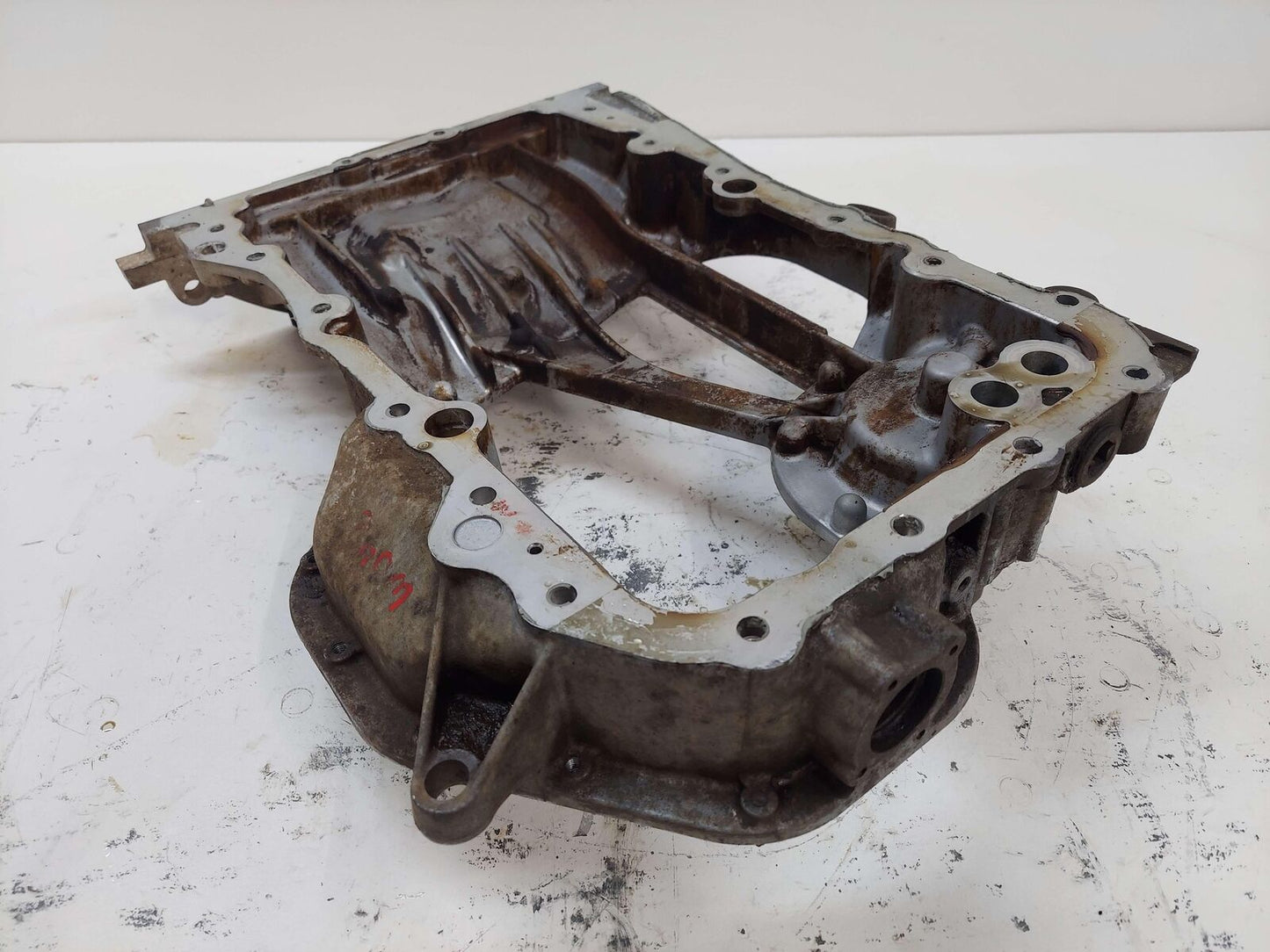 06-12 TOYOTA RAV-4 3.5L UPPER ENGINE OIL PAN 2GRFE 121010P040 *BROKEN PLASTIC