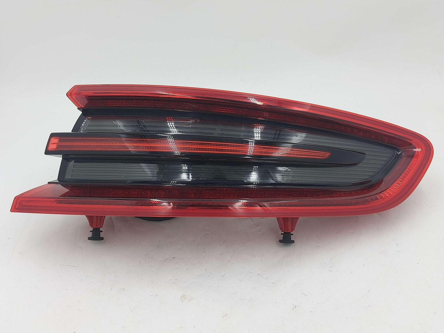 15-18 PORSCHE MACAN S 95B RIGHT TAIL LIGHT LAMP LED OUTER QUARTER MOUNT