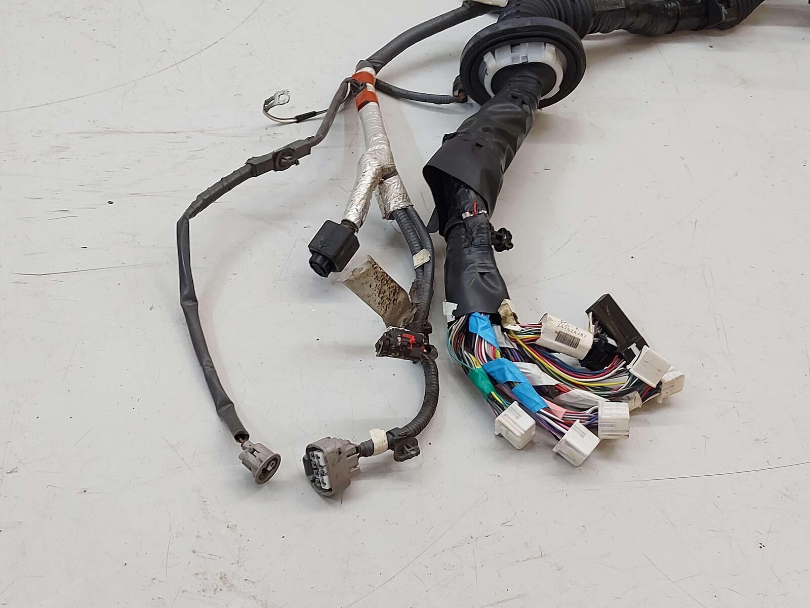 2018 TOYOTA TACOMA 3.5L ENGINE MOTOR WIRE HARNESS 82121-04851 *BROKEN PLUGS*