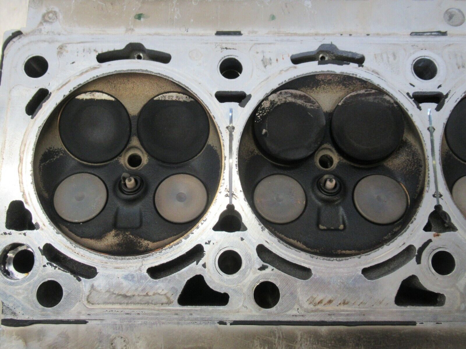 S032  2016 MERCEDES CLS63S 5.5L LH CYLINDER HEAD