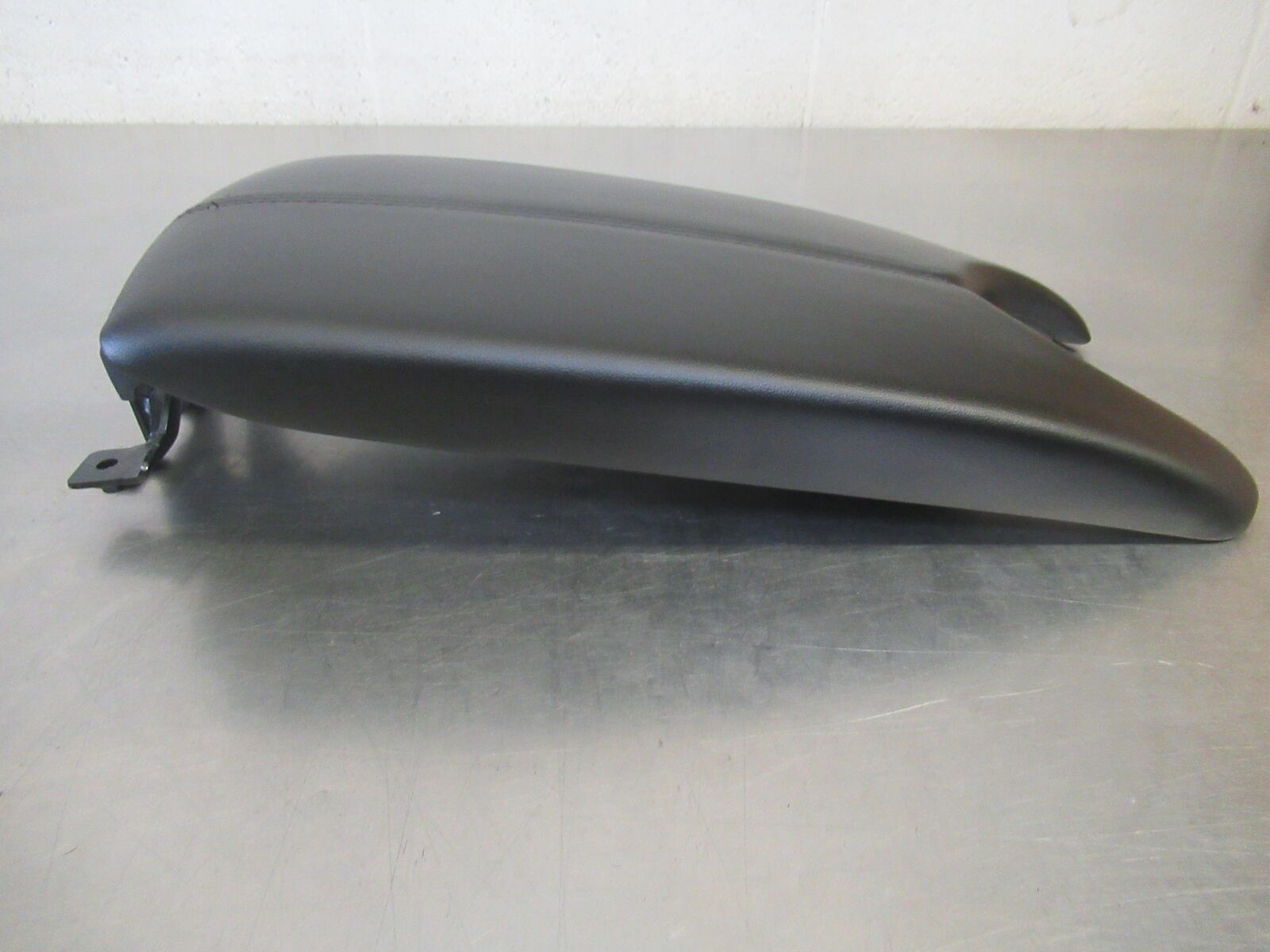 14-18 CADILLAC ATS Front Console Lid Armrest Black *notes*