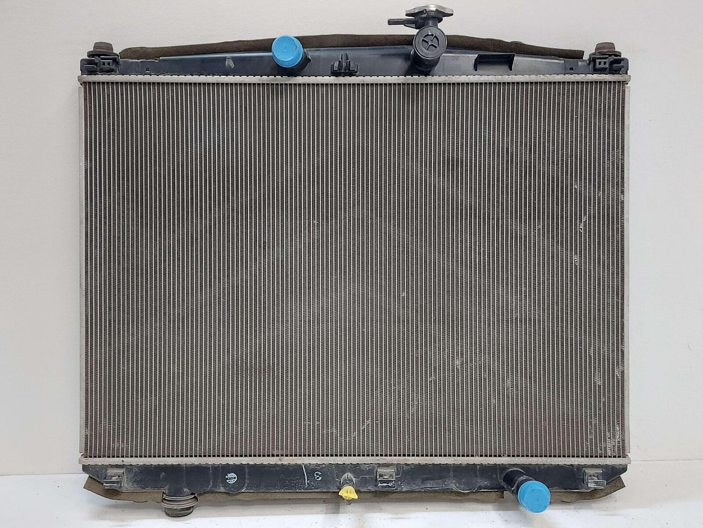 17-19 TOYOTA HIGHLANDER 3.5L WATER COOLANT RADIATOR AT AUTO *DINGED FINS*