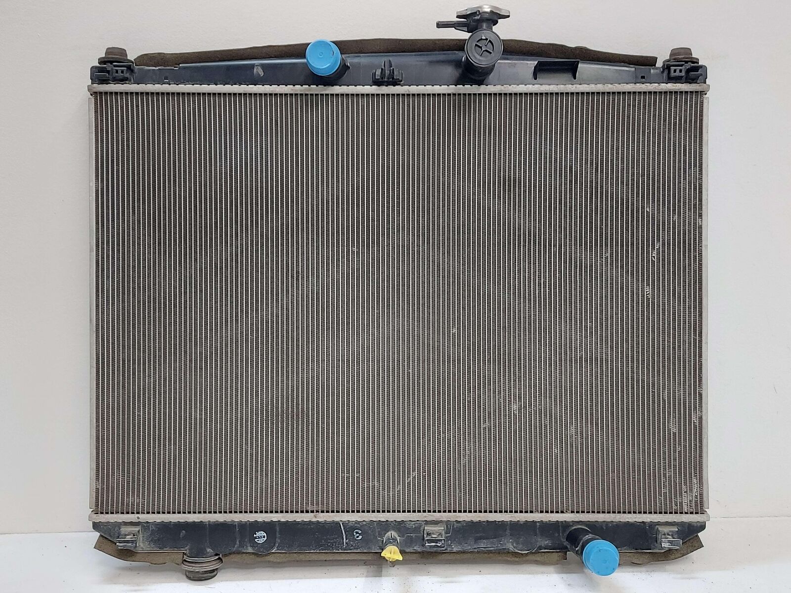 17-19 TOYOTA HIGHLANDER 3.5L WATER COOLANT RADIATOR AT AUTO *DINGED FINS*