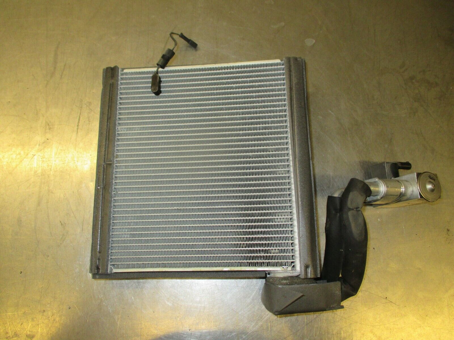 P018 BMW I8 2014-2017 INTERIOR HEATER CORE RADIATOR 64119188992