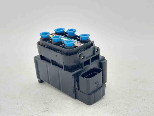 16-19 MERCEDES W166 GLE63S AMG AIR RIDE AIRMATIC SUSPENSION SUPPLY VALVE BLOCK