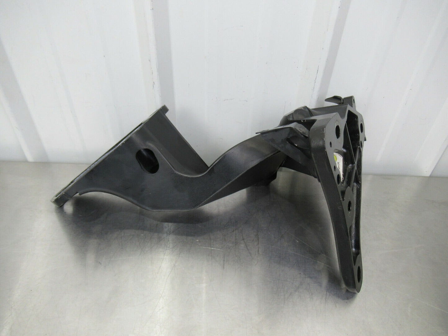 T020 2016 16 MCLAREN 570S LH LEFT DOOR HINGE DAMAGE