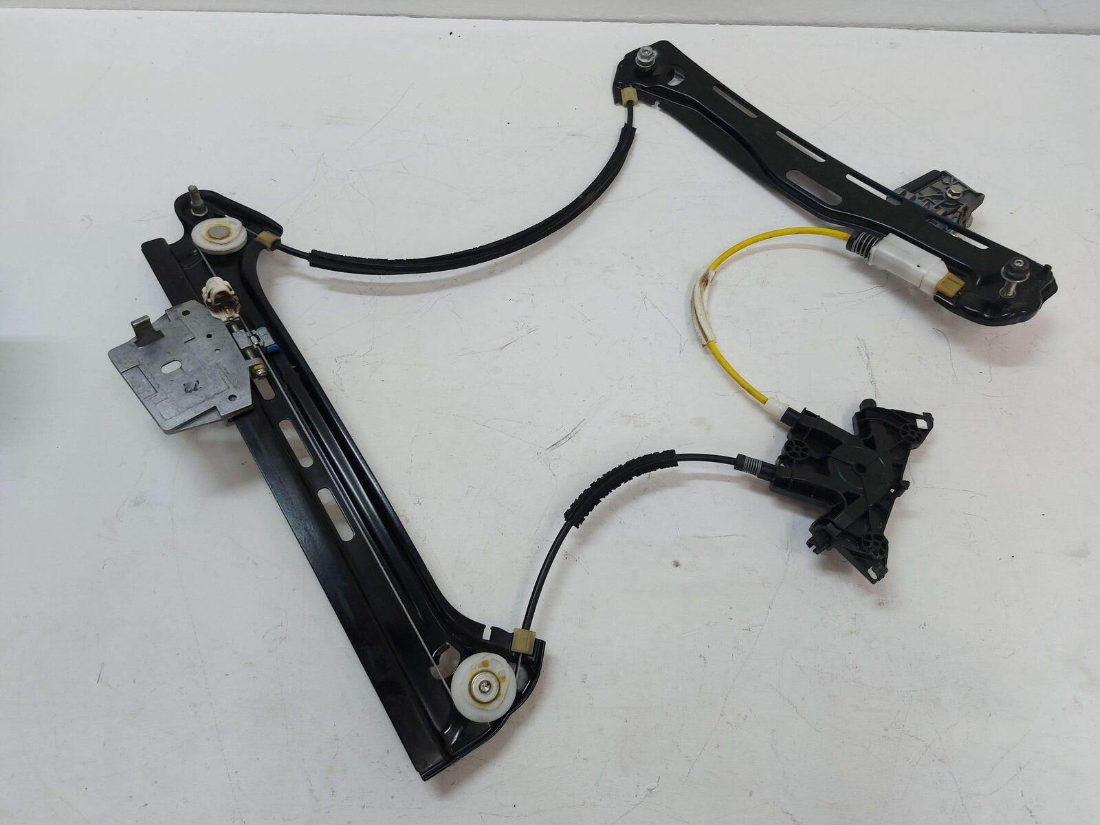 12-18 Mercedes W218 CLS63s AMG REAR RIGHT DOOR WINDOW GLASS REGULATOR 918246100