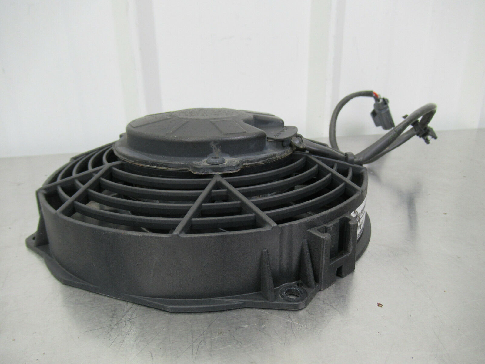 T020 2016 16 MCLAREN 570S LH LEFT REAR ELECTRIC RADIATOR COOLING FAN DAMAGED