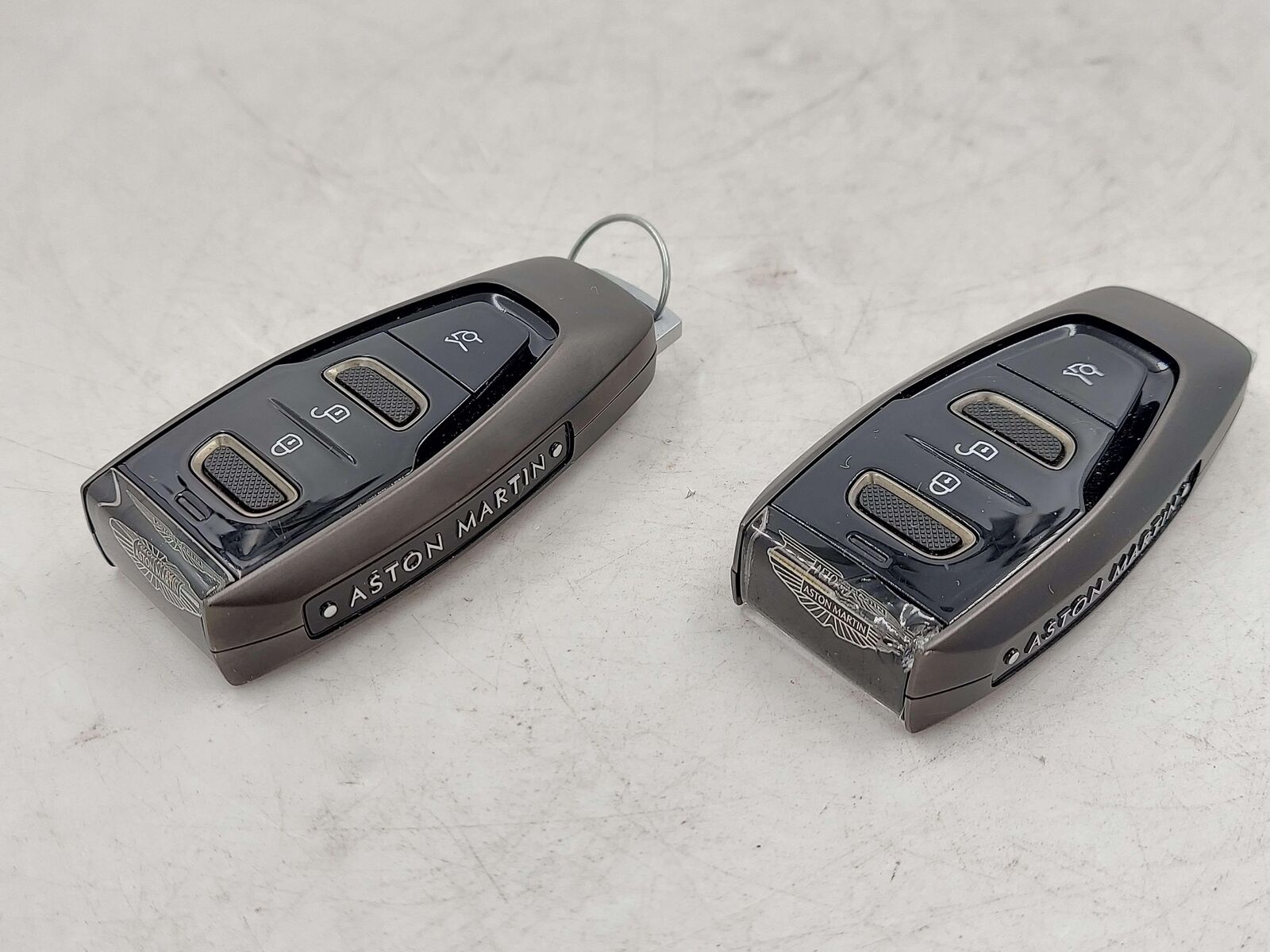 2024 ASTON MARTIN DB12 VOLANTE IGNITION SWITCH KEY FOB PAIR *NOTE