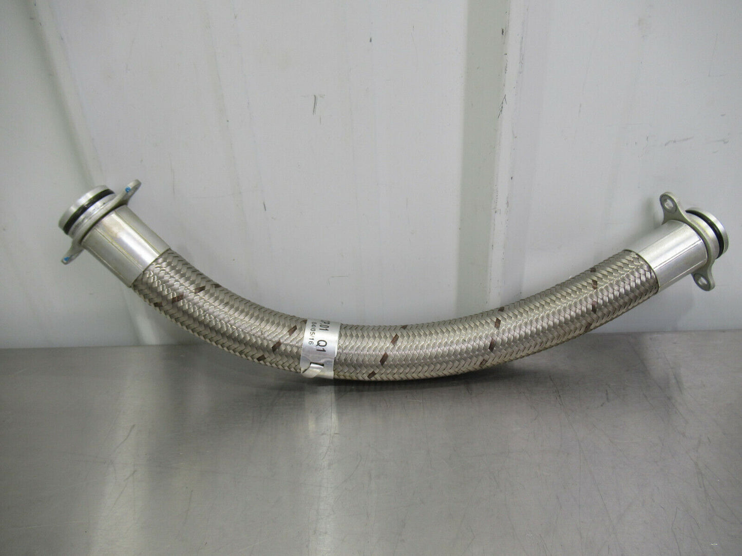 T020 2016 16 MCLAREN 570S ENGINE OIL LINE HOSE #2 11F2163CP ONLY 993 MILES!