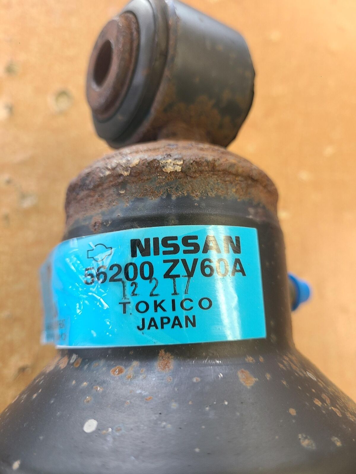 08-15 NISSAN ARMADA LEFT AIR SHOCK 56200ZV60A