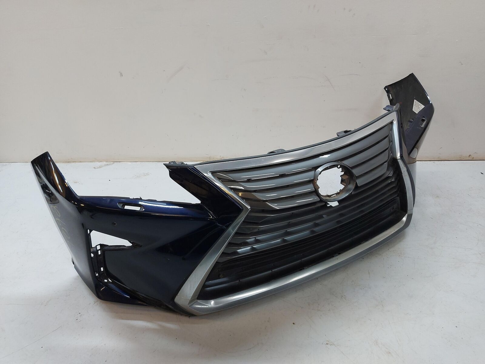 16-19 LEXUS RX450 HYBRID FRONT LEFT BUMPER BLUE NIGHTFALL MICA 8X5 *NOTES*