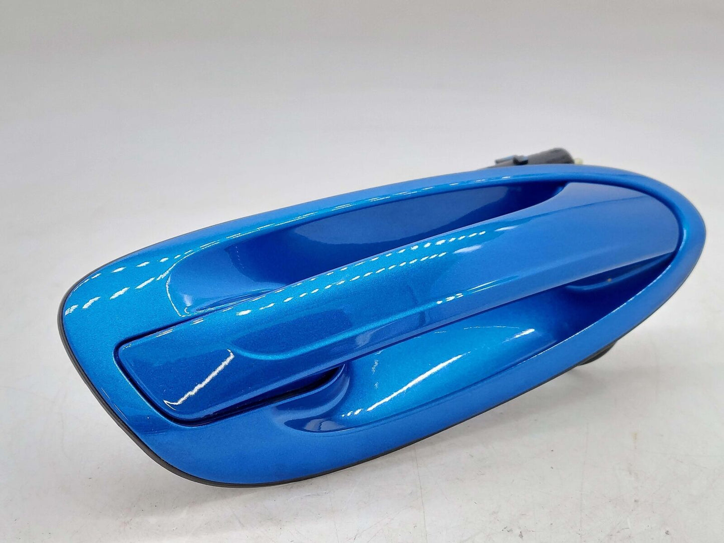 14-16 PORSCHE CAYMAN GT4 981 RIGHT OUTSIDE DOOR HANDLE 981537646 SAPPHIRE BLUE