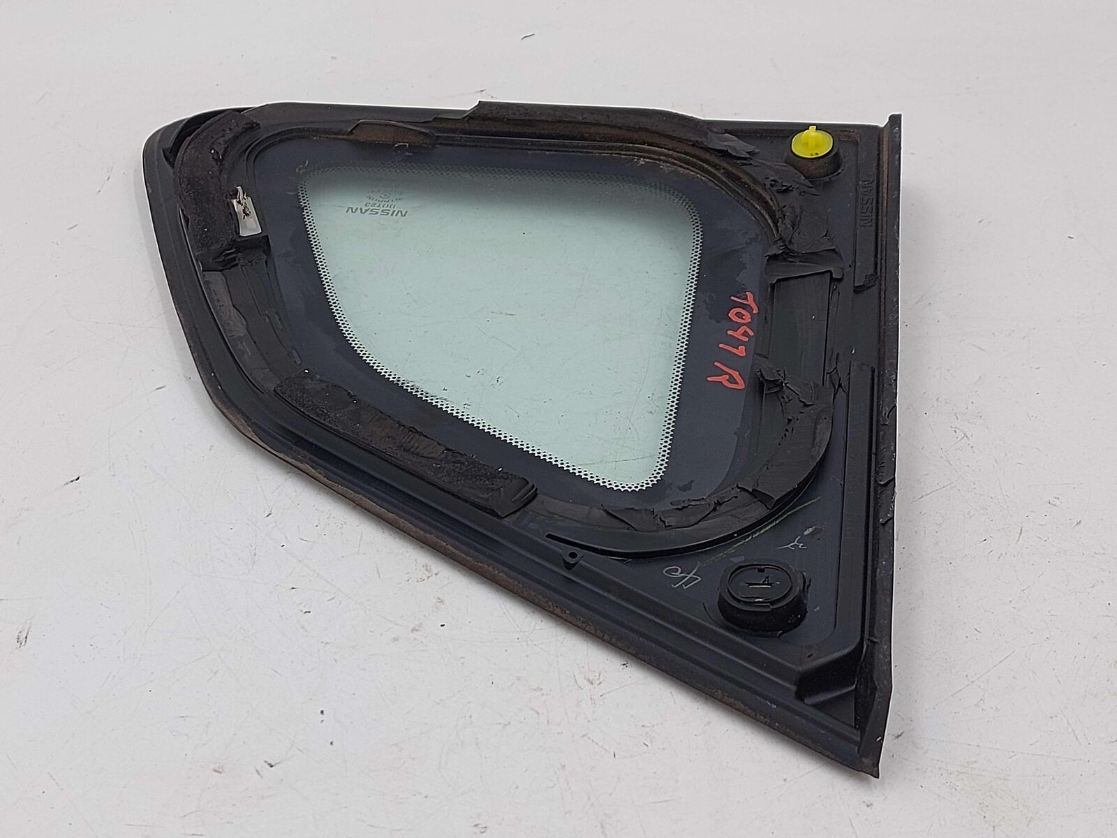 17-22 NISSAN QASHQAI RIGHT QUARTER WINDOW GLASS 833126MA0A