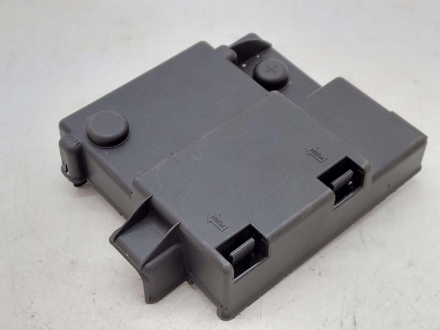 2010 Maserati GranTurismo S M145 Coupe REAR ENGINE FUSE BOX TERMINAL CONNECTOR