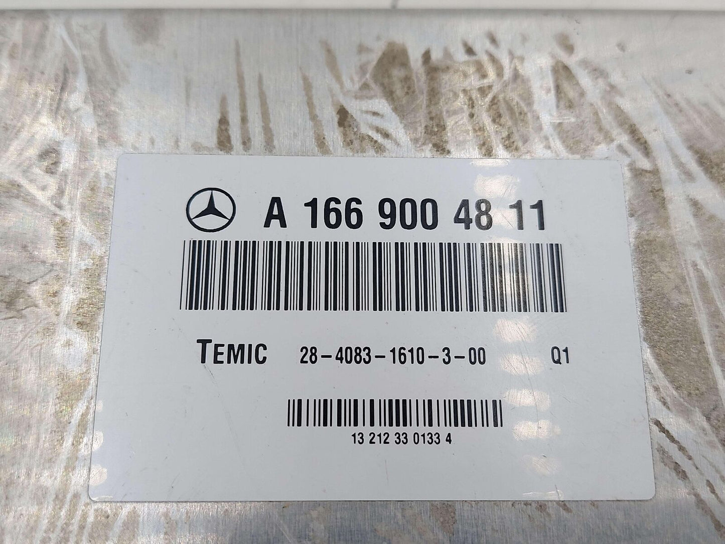 13-15 MERCEDES ML63 AMG X166 AIR SUSPENSION CONTROL MODULE A1669004811