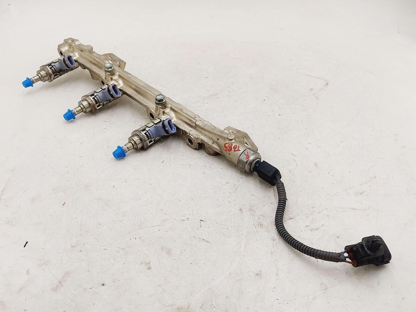 06-17 LEXUS IS350 3.5L RIGHT LOWER FUEL RAIL W/ PURPLE INJECTORS RWD 89458-30011