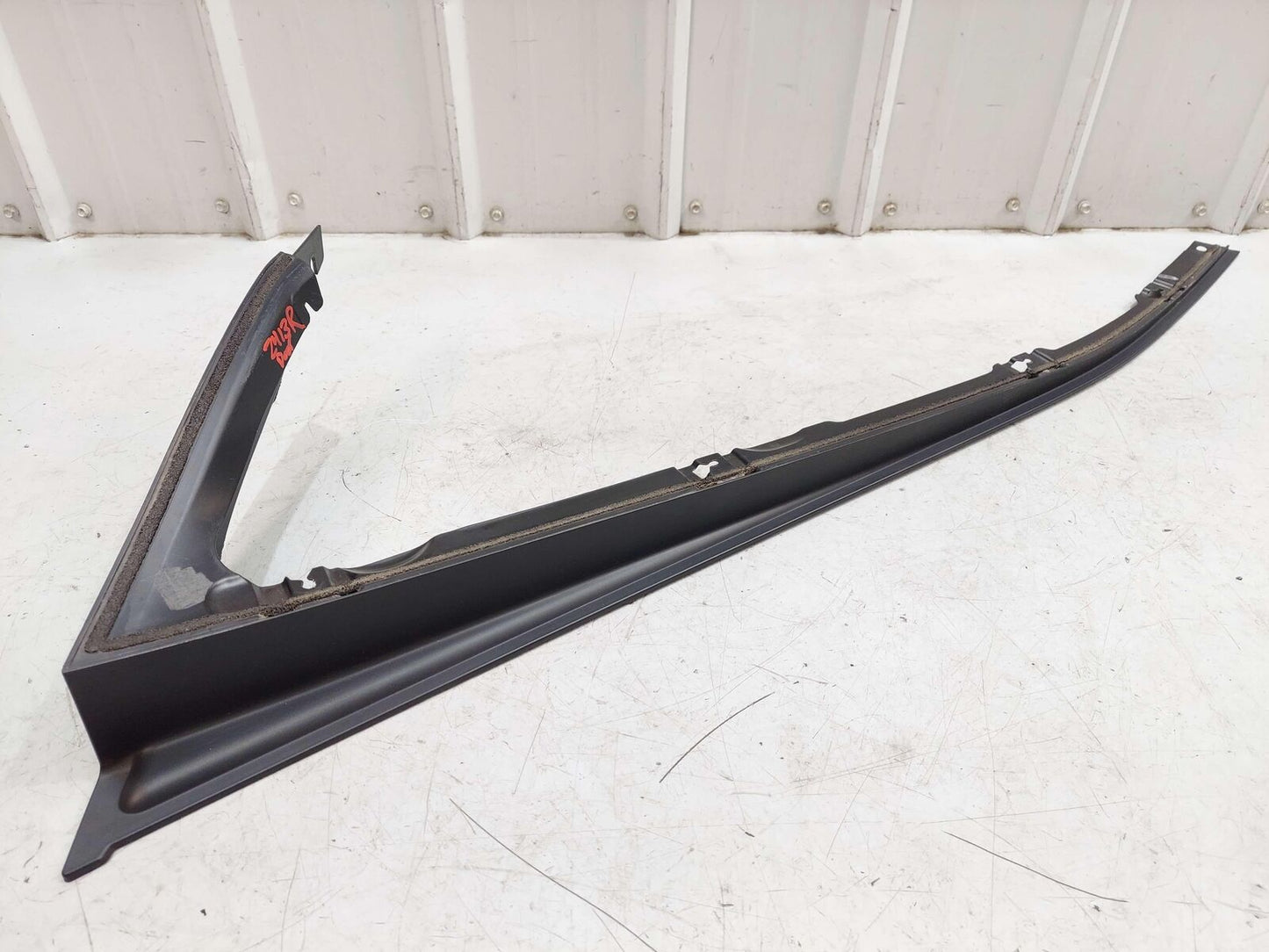 2016 MCLAREN 540C RIGHT DOOR BLADE MOUNTING TRIM 13A5859CP 13A3998CP