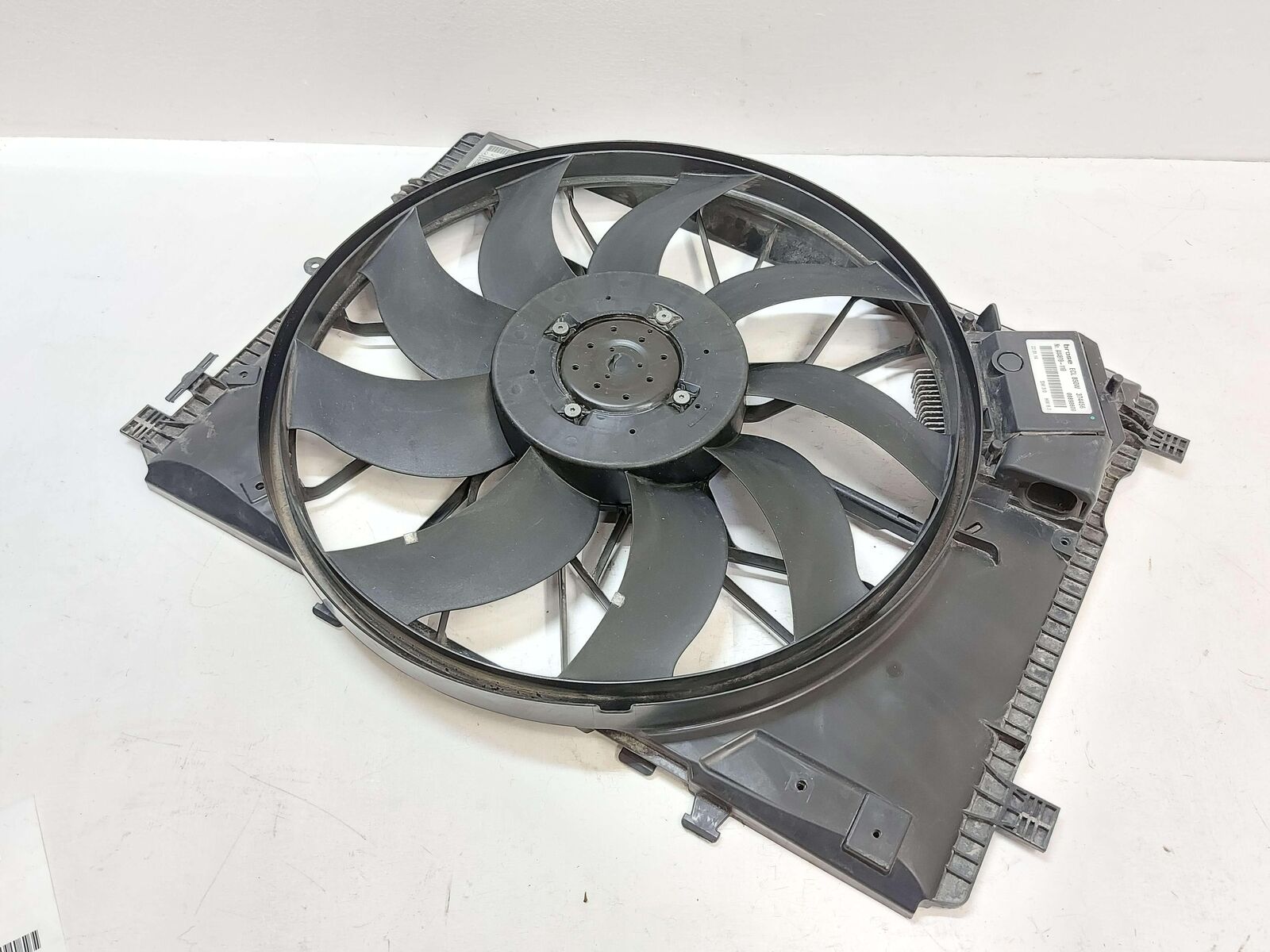 12-18 Mercedes W218 CLS63S AMG ELECTRIC COOLING FAN MOTOR 5.5L A2129061002