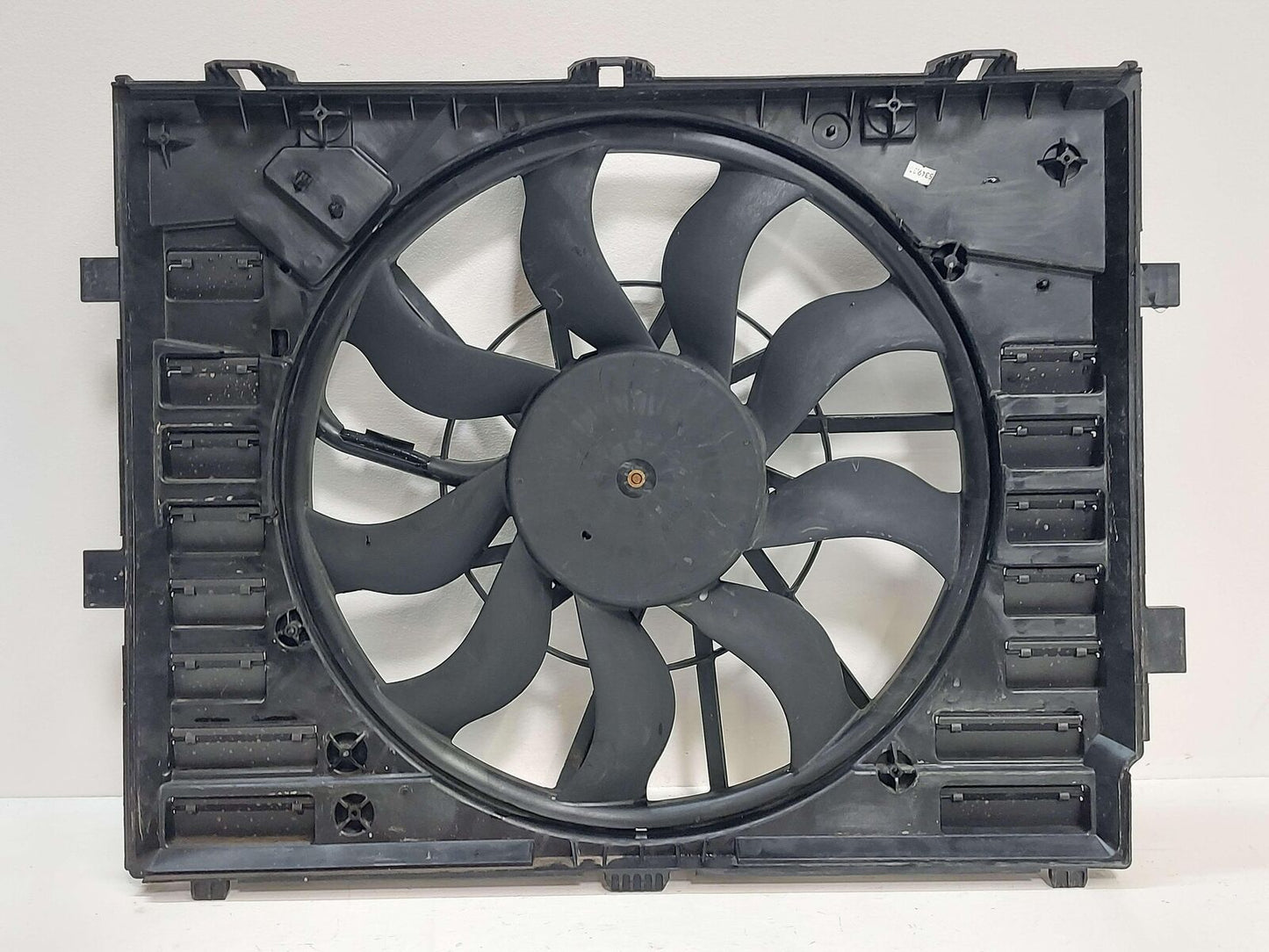 11-18 PORSCHE CAYENNE 3.0L HYBRID RADIATOR ELECTRIC COOLING FAN SHROUD & MOTOR