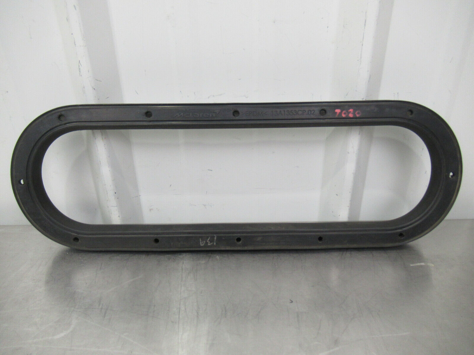 T020 2016 16 MCLAREN 570S HOOD SEAL 13A1353CP