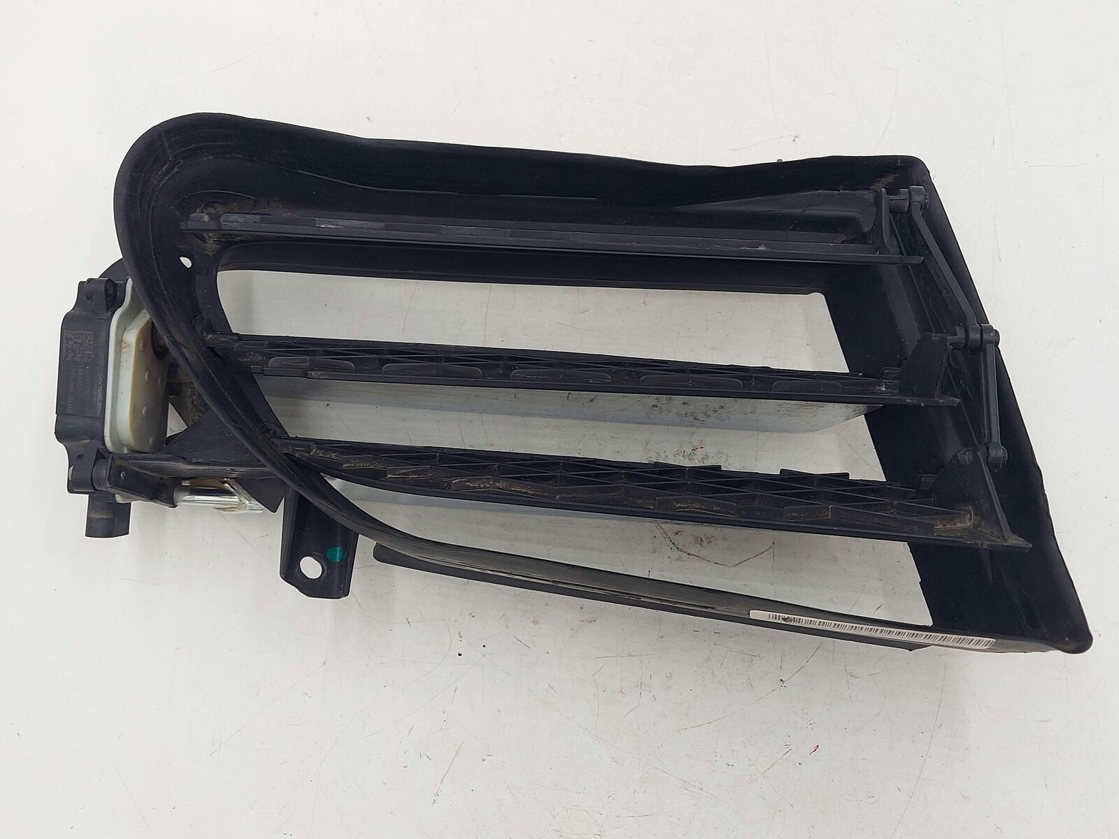 2014 Tesla S LH Left Air Shutter/Radiator Louvres 1007268-00-D