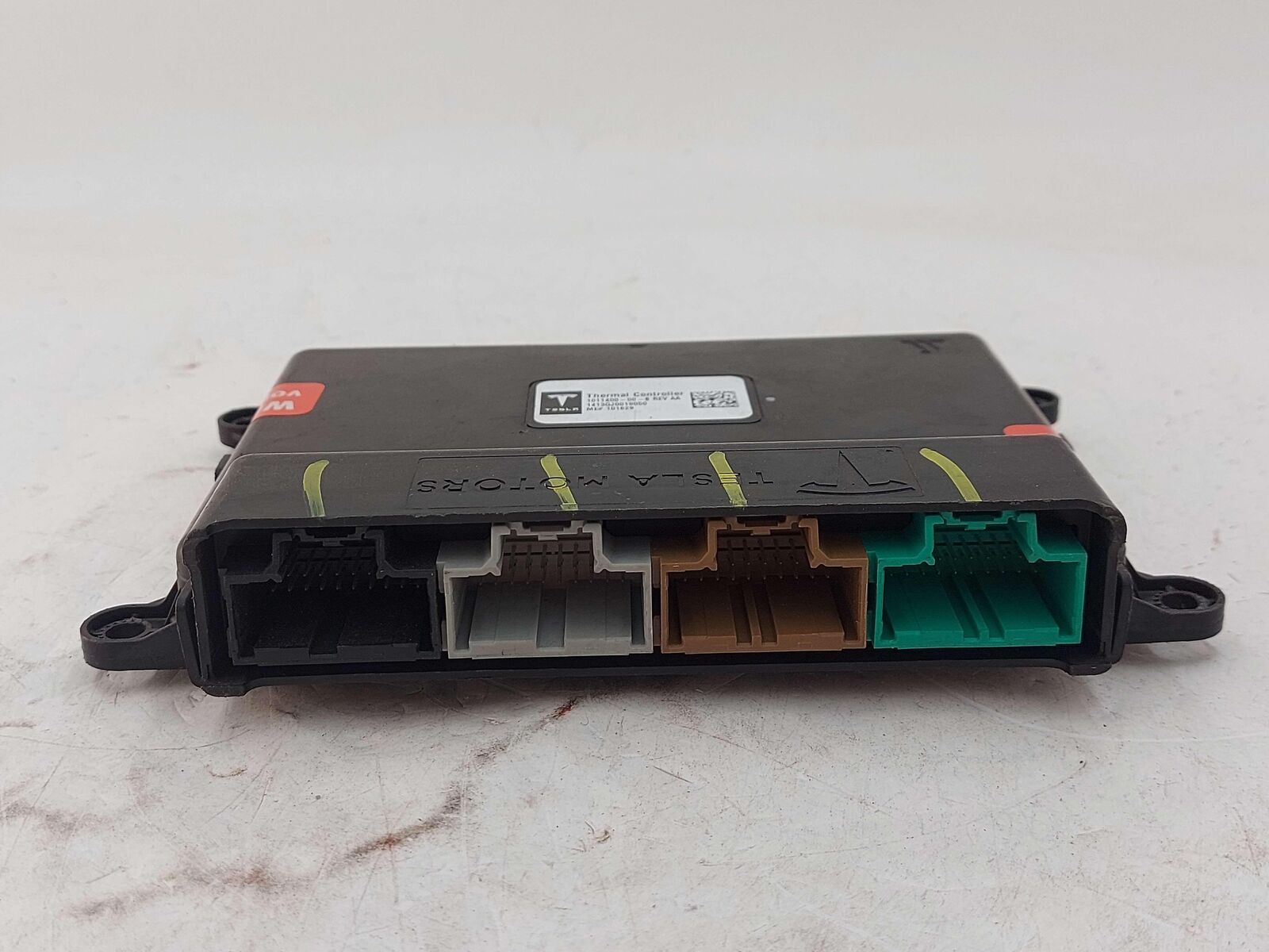 2013 TESLA S 1011400-00-b hermal Controller Module