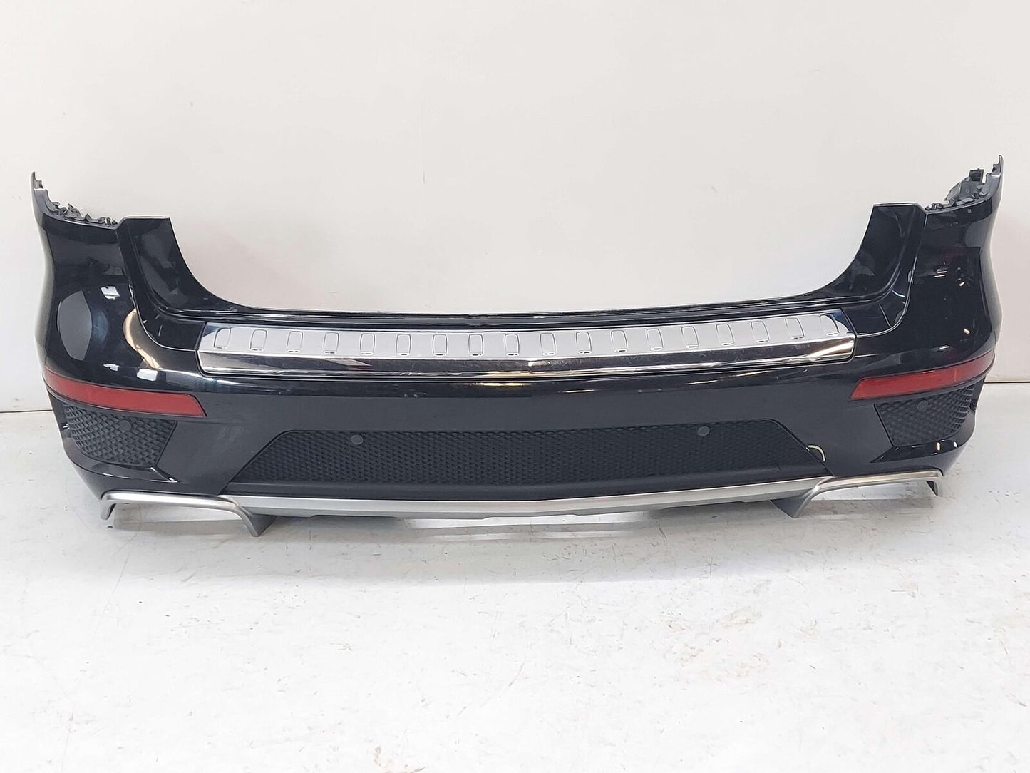 13-16 MERCEDES GL63 AMG X166 REAR BUMPER OBSIDIAN BLACK 1668856725